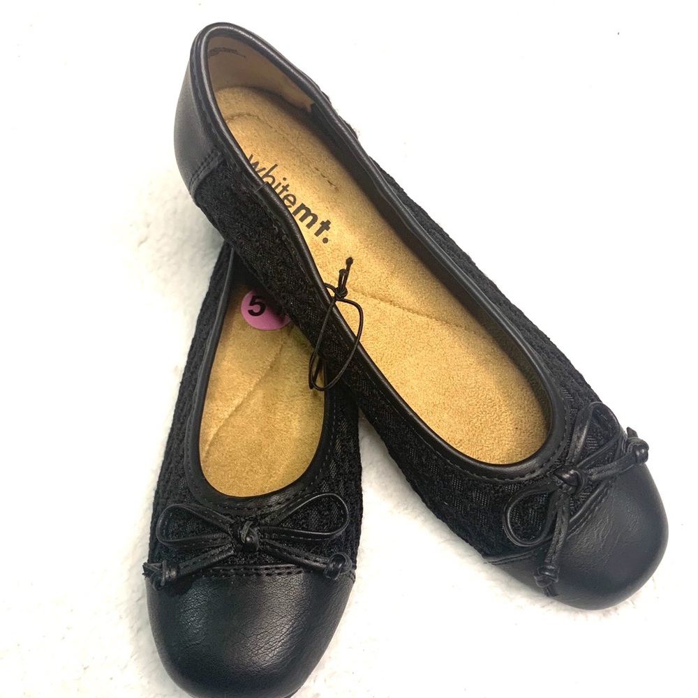 Whitemt. Women Flat Shoes Size 5.5 M